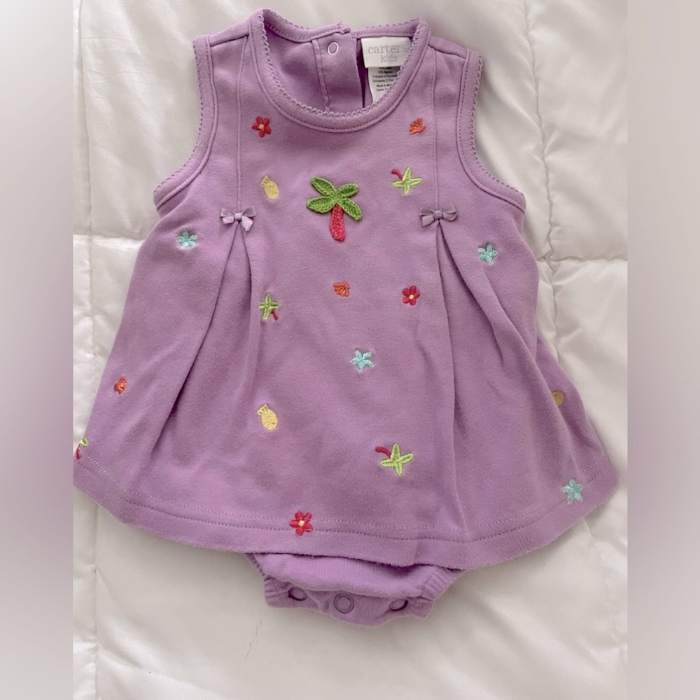 🌻Carter’s Kids size 0-3 mos Summer romper with embroidery